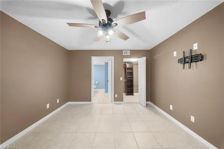 7761  Jewel  LN, Naples, FL 34109