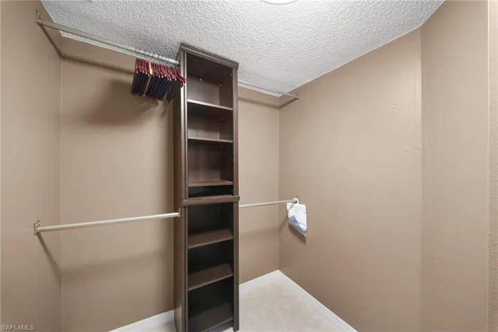 7761  Jewel  LN, Naples, FL 34109