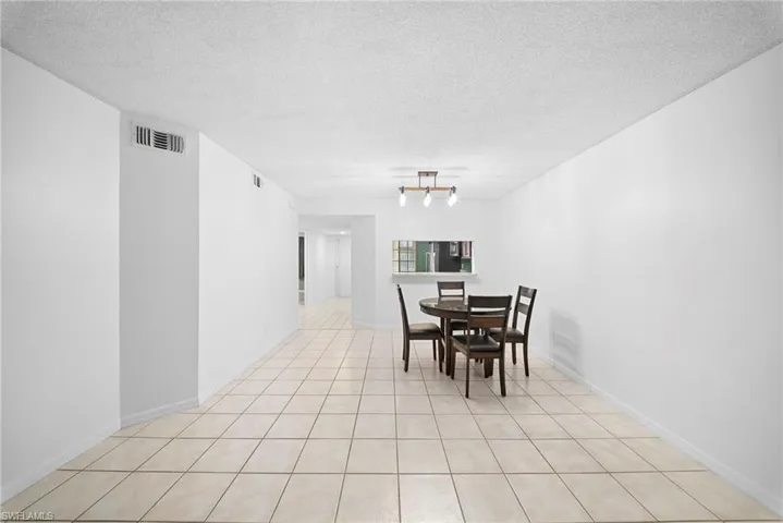 7761  Jewel  LN, Naples, FL 34109