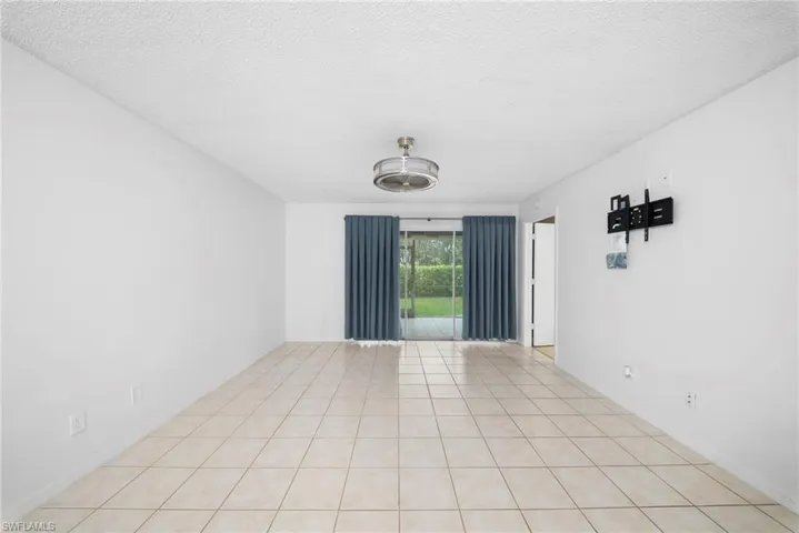 7761  Jewel  LN, Naples, FL 34109