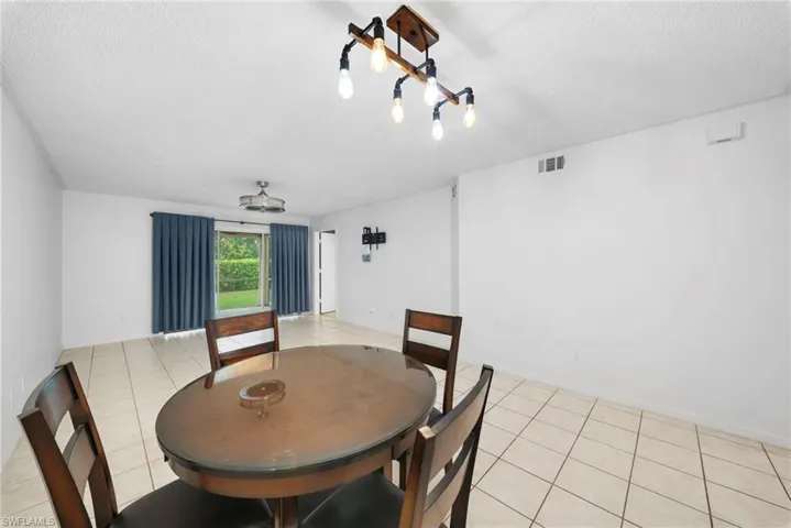 7761  Jewel  LN, Naples, FL 34109