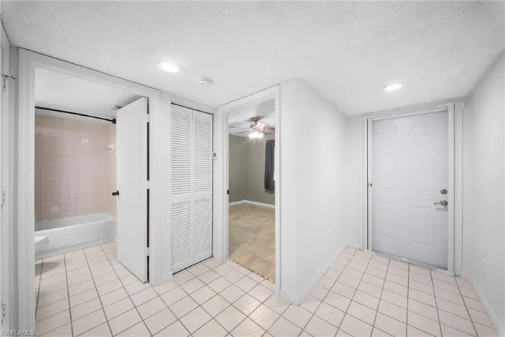 7761  Jewel  LN, Naples, FL 34109