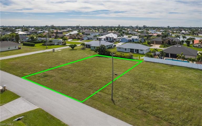 1014 SW 4th AVE, CAPE CORAL FL 33991