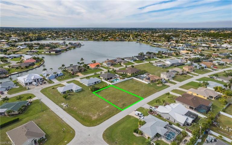 1014 SW 4th AVE, CAPE CORAL FL 33991