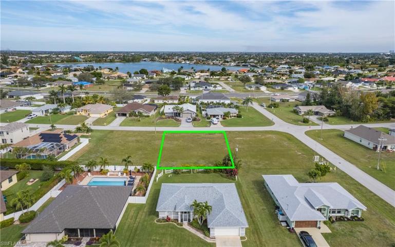 1014 SW 4th AVE, CAPE CORAL FL 33991