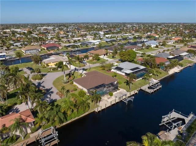 Birds eye view of property