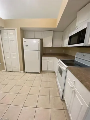 2251 Sw 4th St, Cape Coral, Florida 33991