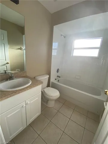 2251 Sw 4th St, Cape Coral, Florida 33991