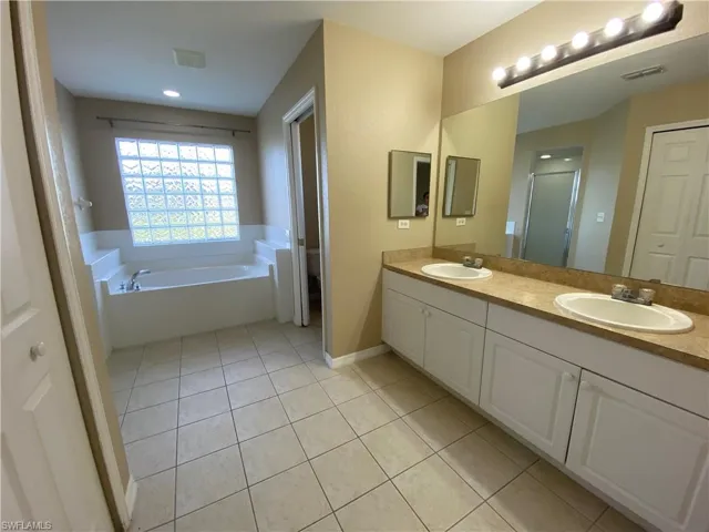 2251 Sw 4th St, Cape Coral, Florida 33991