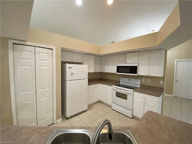 2251 Sw 4th St, Cape Coral, Florida 33991