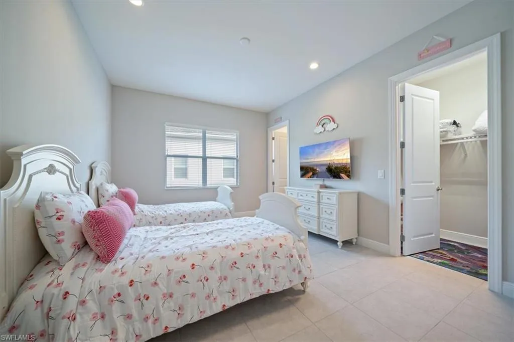 8761 Saint Lucia DR, Naples, FL 34114,225005806