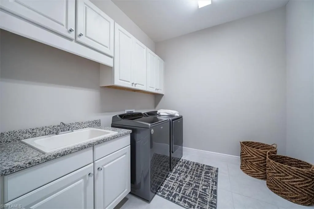 8761 Saint Lucia DR, Naples, FL 34114,225005806