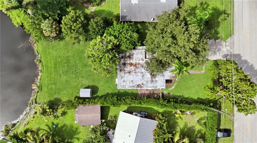 1166 12th Ave N, Naples, Florida 34102