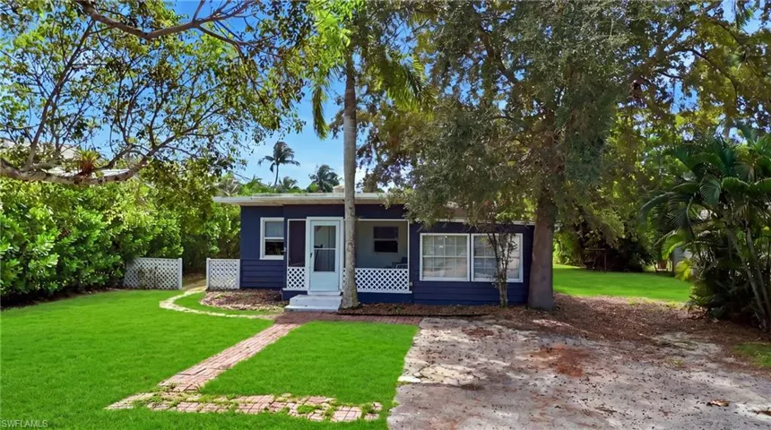 1166 12th Ave N, Naples, Florida 34102