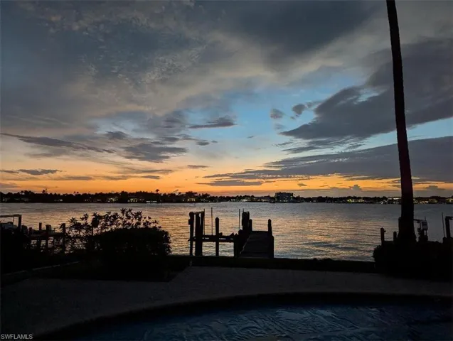 1535 Dolphin Ln, Naples, Florida 34102
