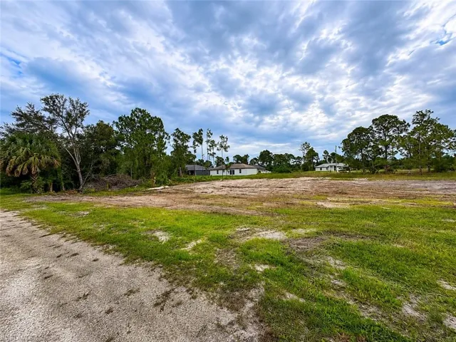 843 Dante Ave S, Lehigh Acres, Florida 33974