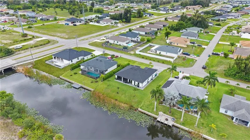 2425 Sw 2nd Ter, Cape Coral, Florida 33991