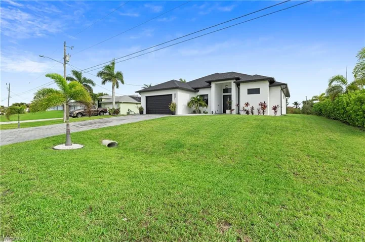 2425 Sw 2nd Ter, Cape Coral, Florida 33991
