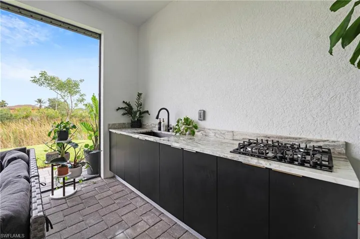 2425 Sw 2nd Ter, Cape Coral, Florida 33991