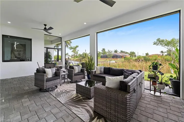 2425 Sw 2nd Ter, Cape Coral, Florida 33991