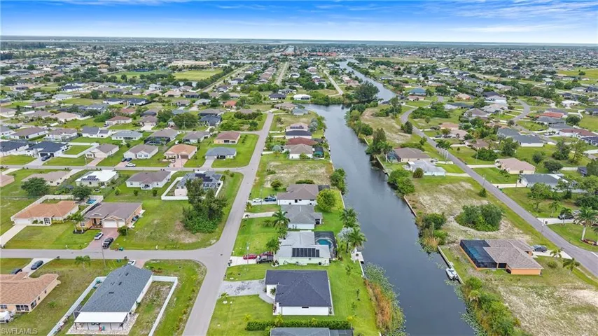 2425 Sw 2nd Ter, Cape Coral, Florida 33991