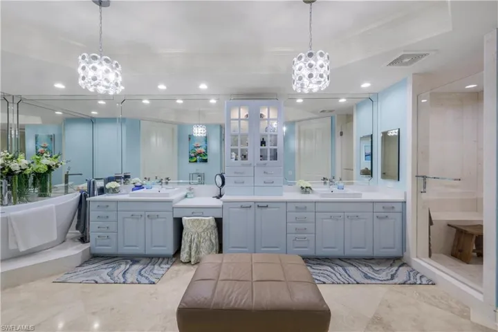 81 Seagate Dr 803, Naples, Florida 34103
