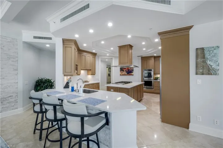 81 Seagate Dr 803, Naples, Florida 34103