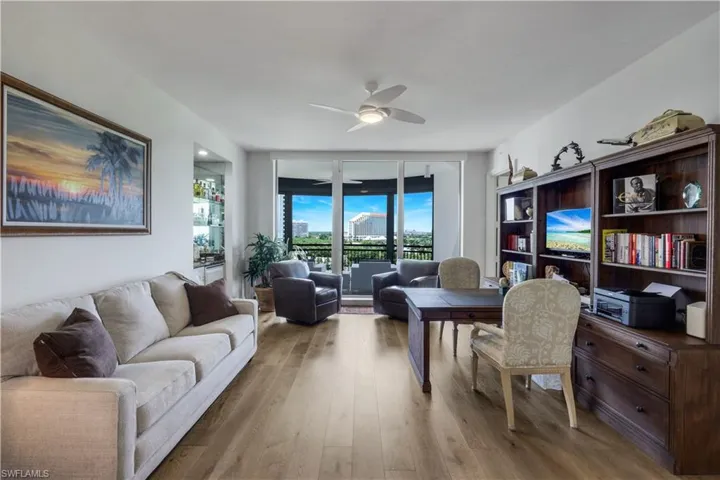 81 Seagate Dr 803, Naples, Florida 34103