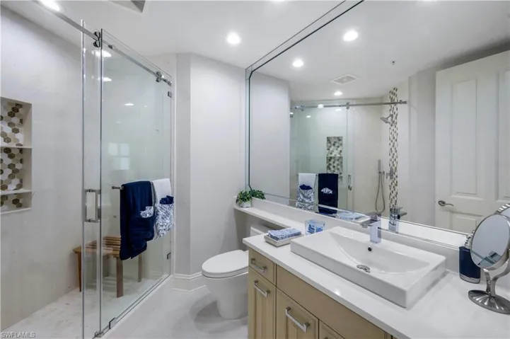81 Seagate Dr 803, Naples, Florida 34103