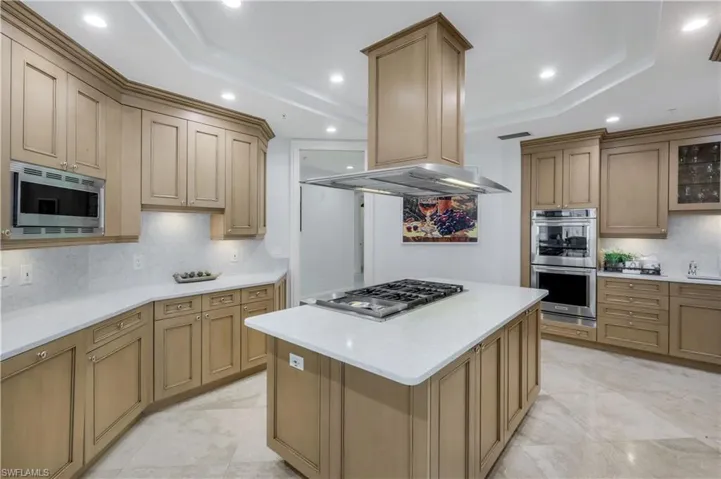 81 Seagate Dr 803, Naples, Florida 34103