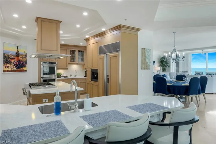 81 Seagate Dr 803, Naples, Florida 34103