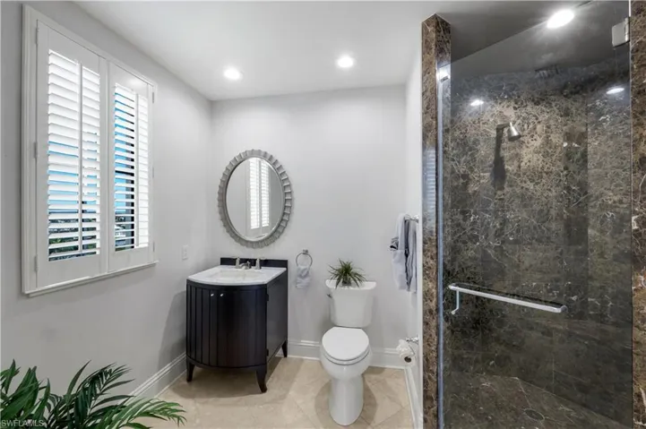 81 Seagate Dr 803, Naples, Florida 34103