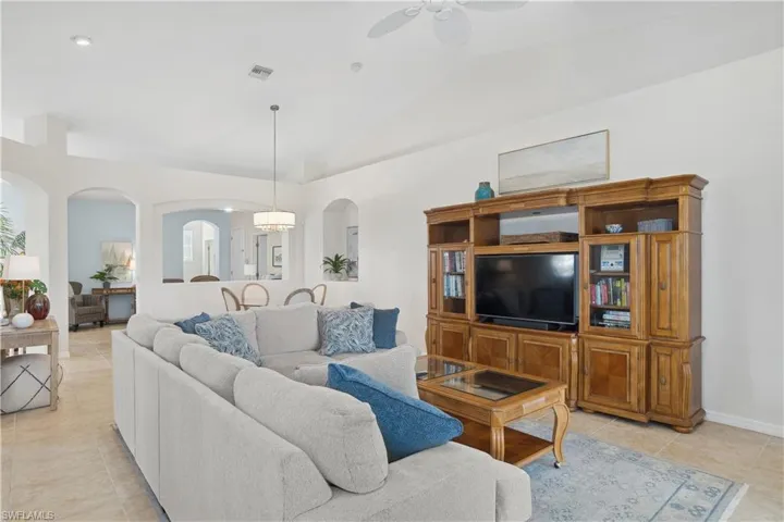 Spacious living room