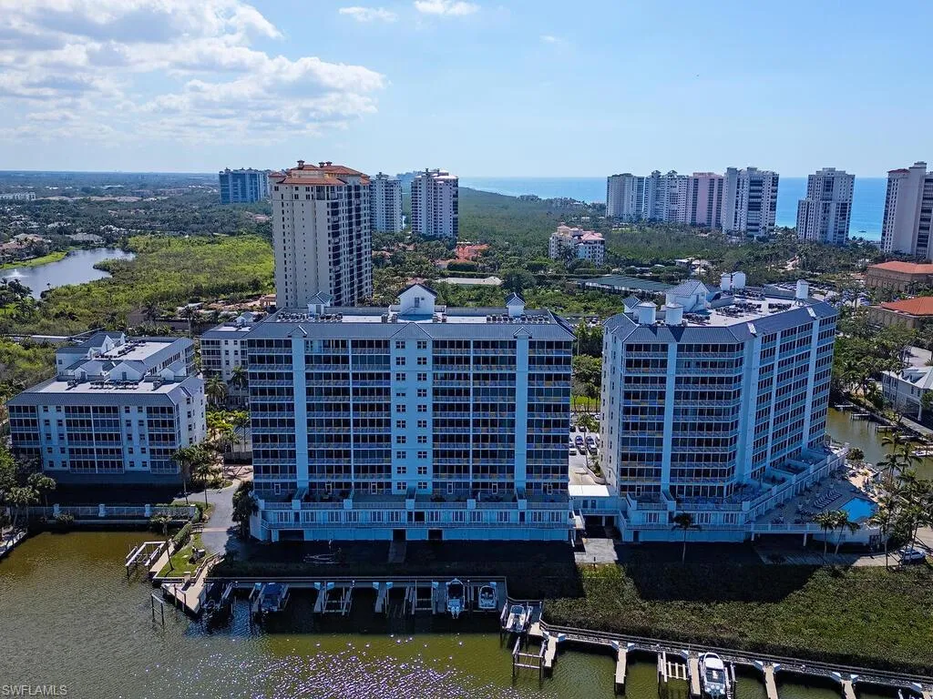 400 FLAGSHIP DR, Naples, FL 34108,225041410