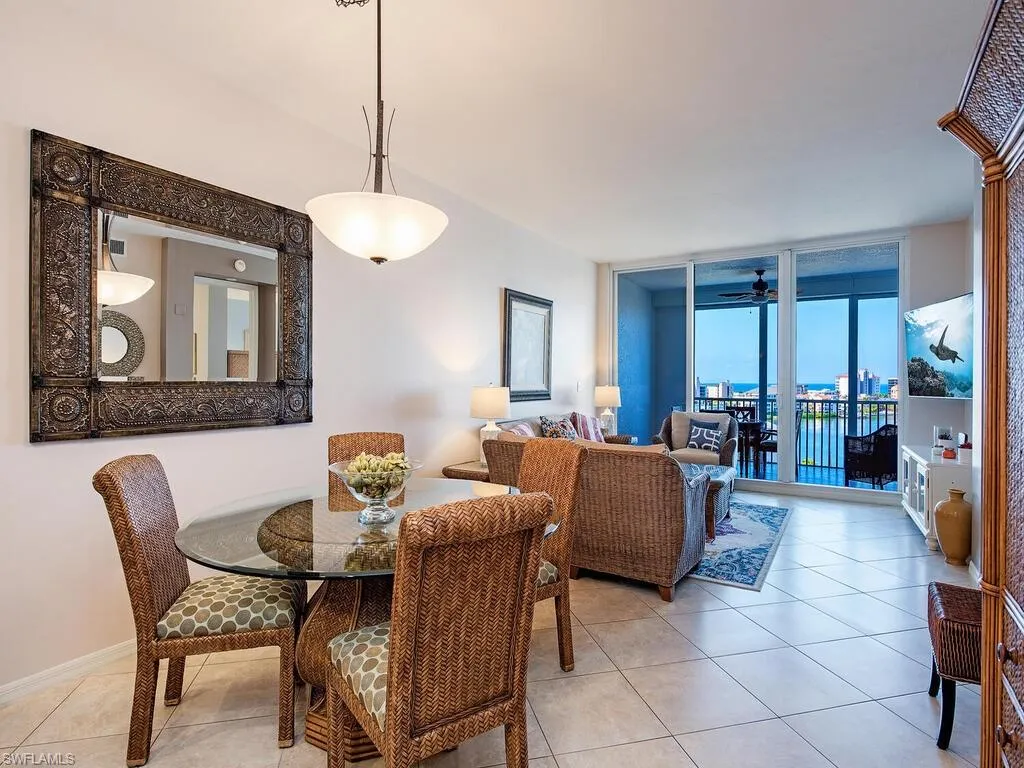 400 FLAGSHIP DR, Naples, FL 34108,225041410