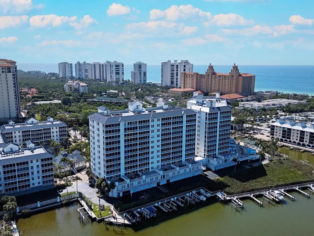 400 FLAGSHIP DR, Naples, FL 34108,225041410