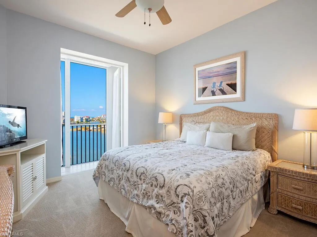 400 FLAGSHIP DR, Naples, FL 34108,225041410