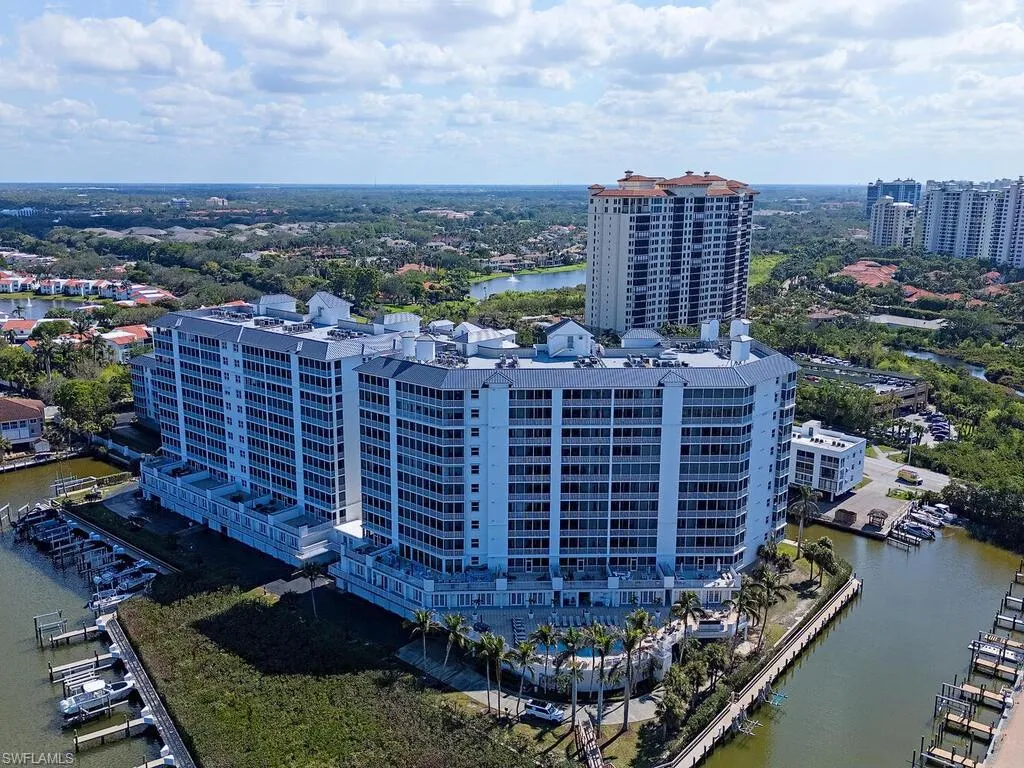 400 FLAGSHIP DR, Naples, FL 34108,225041410