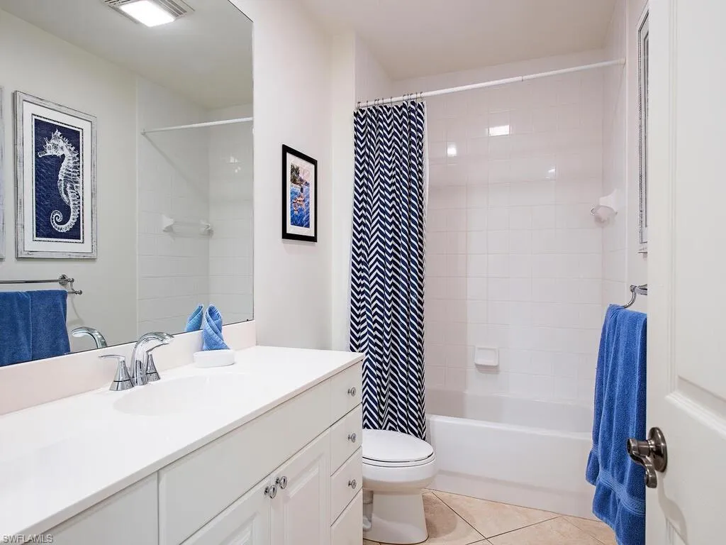 400 FLAGSHIP DR, Naples, FL 34108,225041410