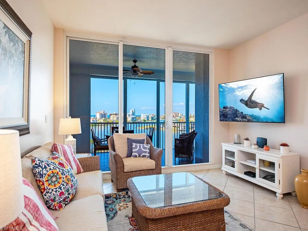400 FLAGSHIP DR, Naples, FL 34108,225041410