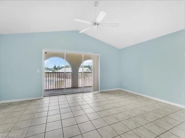 28 Cosmopolitan Dr 15, Lehigh Acres, Florida 33936