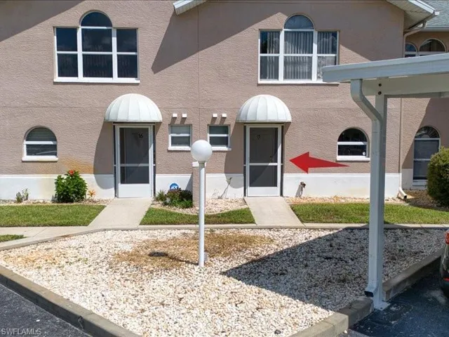 28 Cosmopolitan Dr 15, Lehigh Acres, Florida 33936