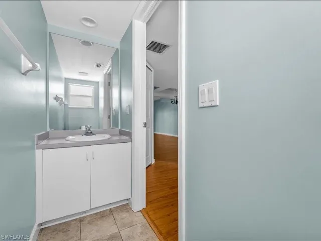 28 Cosmopolitan Dr 15, Lehigh Acres, Florida 33936