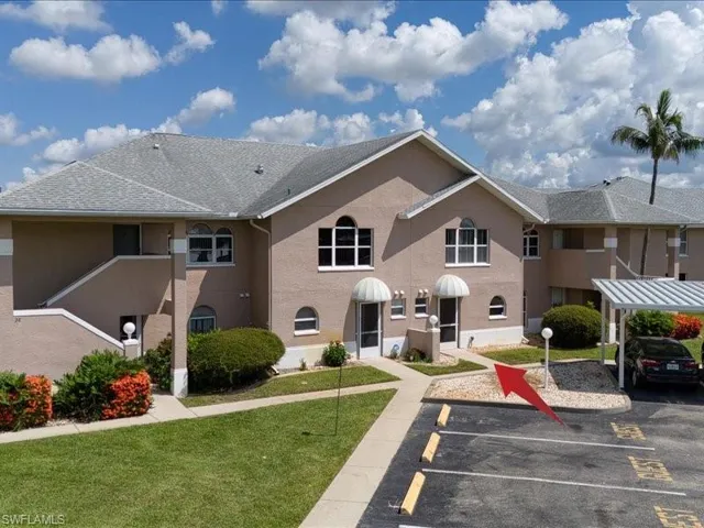28 Cosmopolitan Dr 15, Lehigh Acres, Florida 33936