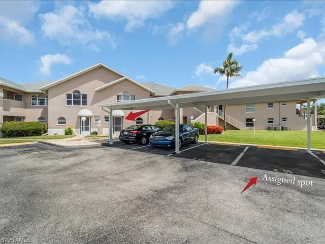 28 Cosmopolitan Dr 15, Lehigh Acres, Florida 33936