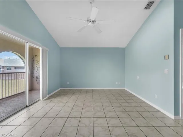 28 Cosmopolitan Dr 15, Lehigh Acres, Florida 33936