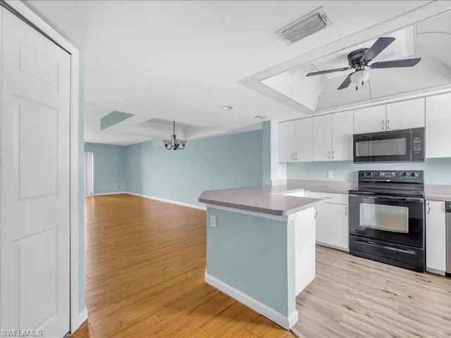 28 Cosmopolitan Dr 15, Lehigh Acres, Florida 33936