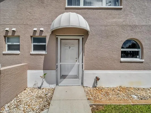 28 Cosmopolitan Dr 15, Lehigh Acres, Florida 33936