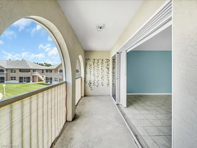 28 Cosmopolitan Dr 15, Lehigh Acres, Florida 33936