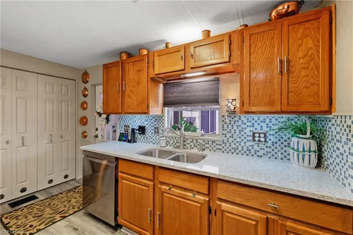 5471  Forest Park  DR, North Fort Myers, FL 33917